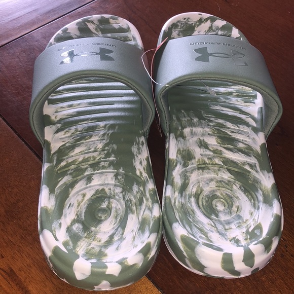 Under Armour slides size 9 NWT’s - Picture 3 of 5